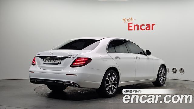 Mercedes-Benz E-Class E300 4MATIC Avnatgarde — пробег 78 430 км — фото 2 из 5