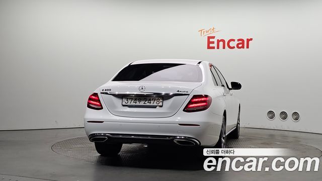 Mercedes-Benz E-Class E300 4MATIC Avnatgarde — пробег 78 430 км — фото 4 из 5