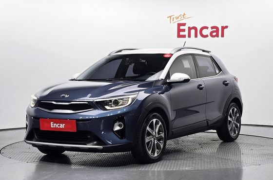 Kia Stonic 1.4 Trendy — пробег 129 130 км — фото 1 из 5