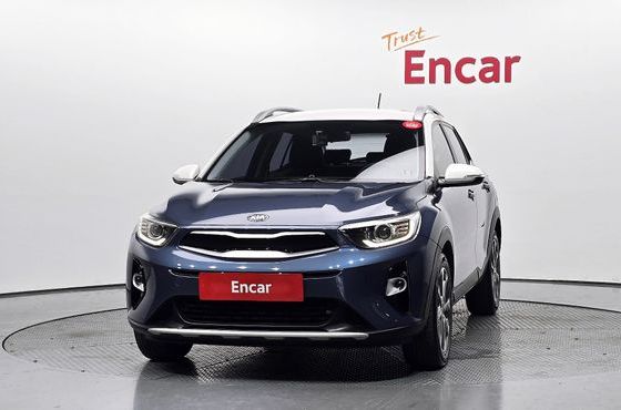 Kia Stonic 1.4 Trendy — пробег 129 130 км — фото 3 из 5