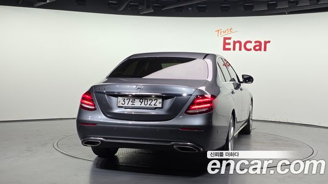 Mercedes-Benz E-Class E200 Avantgarde — пробег 93 365 км — фото 4 из 5