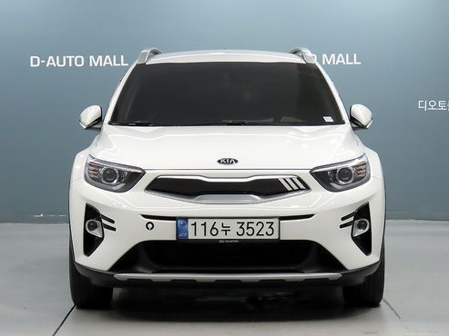 Kia Stonic 1.4 Prestige — пробег 32 000 км — фото 2 из 5