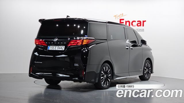 Toyota Alphard 2.5 HEV Executive AWD — пробег 5 982 км — фото 2 из 5