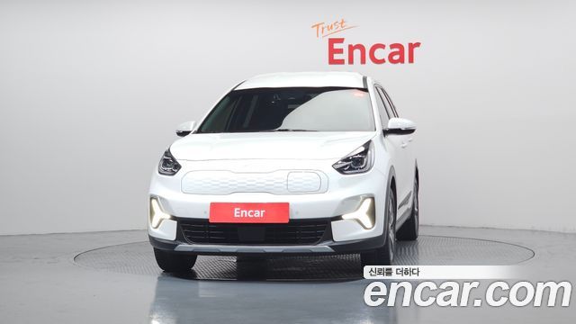 Kia Niro Earth — пробег 11 494 км — фото 3 из 5
