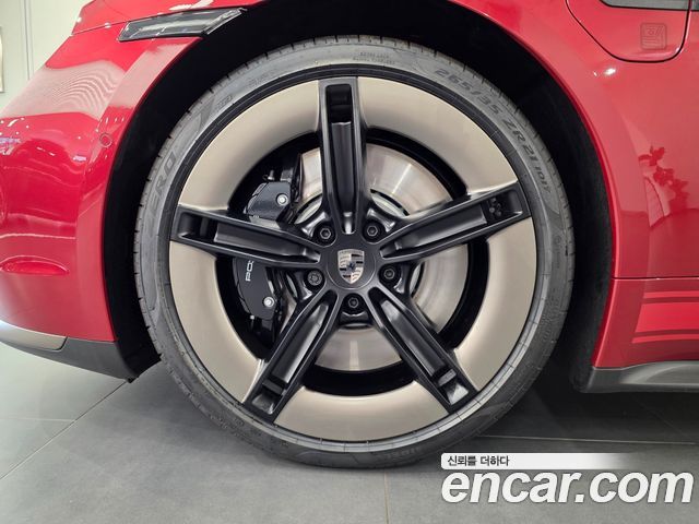 Porsche Taycan Turbo — пробег 350 км — фото 5 из 5