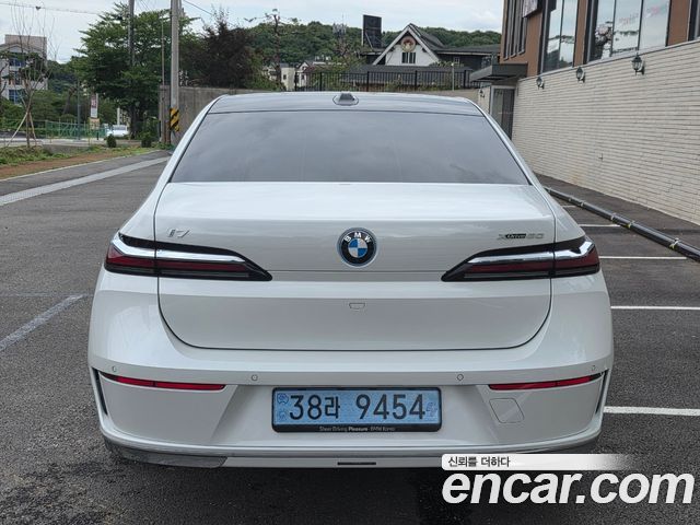BMW i7 из Кореи Encar