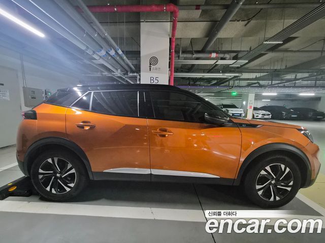 Peugeot 2008 EV GT — пробег 11 489 км — фото 3 из 5