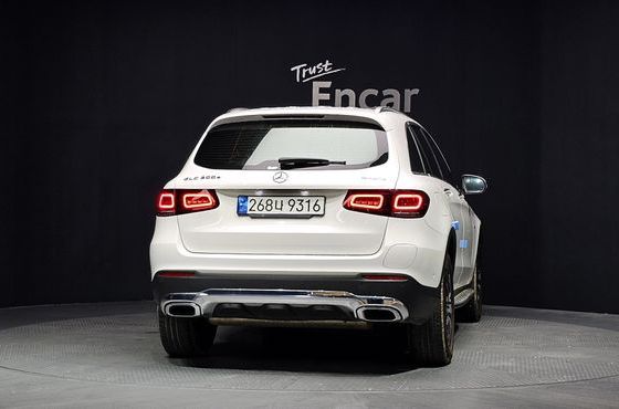 Mercedes-Benz GLC-Class GLC300e 4MATIC — пробег 63 225 км — фото 4 из 5
