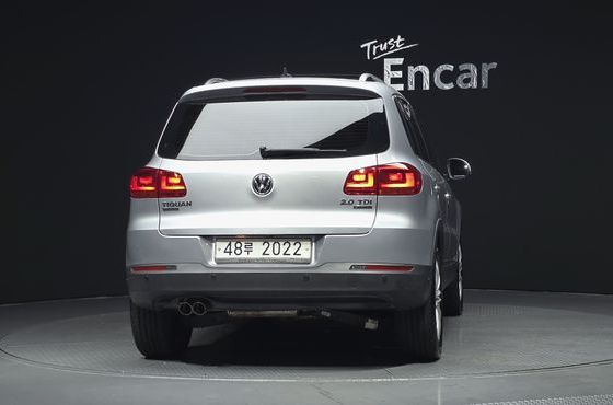 Volkswagen Tiguan 2.0 TDI Premium 5N — пробег 115 631 км — фото 4 из 5