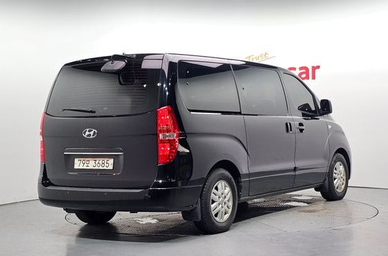 Hyundai Starex 12-Seater Wagon Smart — пробег 135 570 км — фото 2 из 5