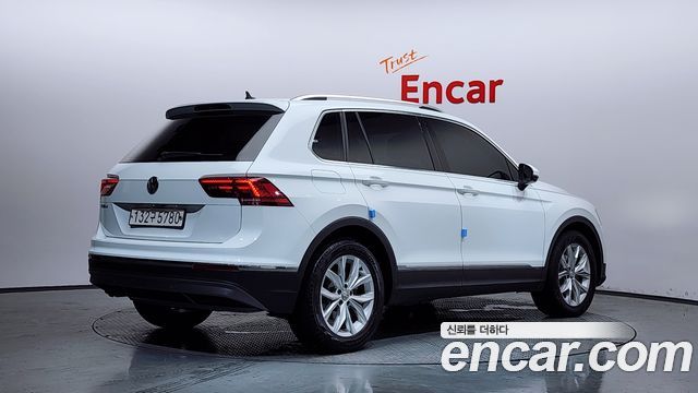 Volkswagen Tiguan 2.0 TDI Premium — пробег 98 759 км — фото 2 из 5