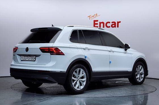 Volkswagen Tiguan 2.0 TDI Premium — пробег 98 759 км — фото 2 из 5
