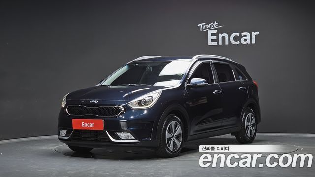 Kia Niro Prestige — пробег 42 889 км — фото 1 из 5