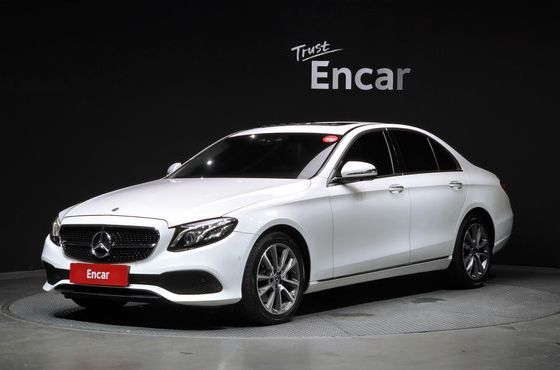 Mercedes-Benz E-Class E300 4MATIC Avnatgarde — пробег 140 142 км — фото 1 из 5
