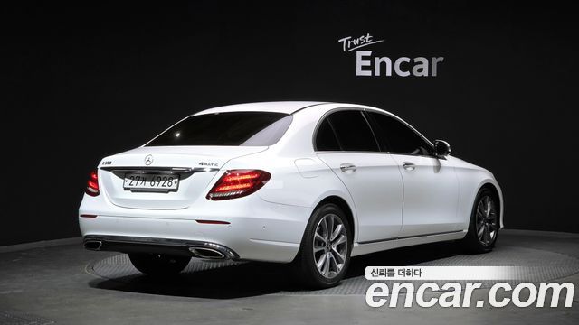 Mercedes-Benz E-Class E300 4MATIC Avnatgarde — пробег 140 142 км — фото 2 из 5