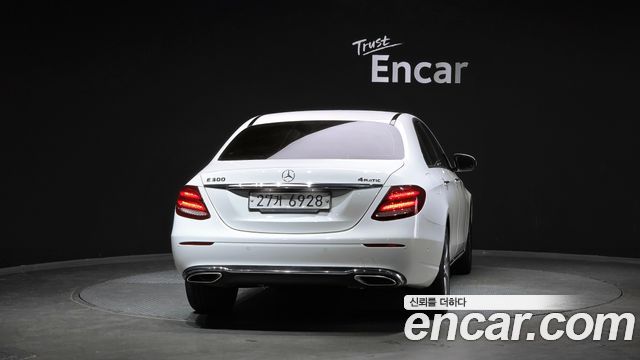 Mercedes-Benz E-Class E300 4MATIC Avnatgarde — пробег 140 142 км — фото 4 из 5