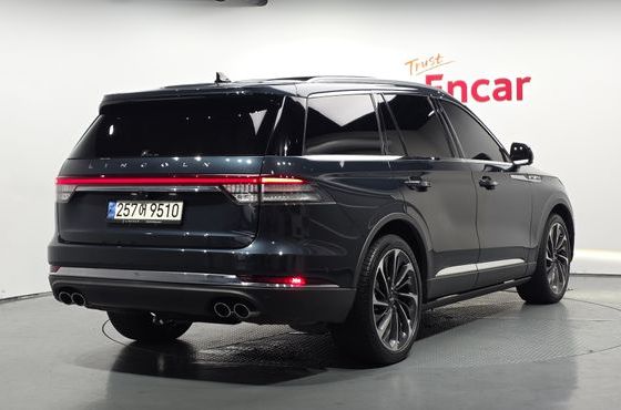Lincoln Aviator 3.0 Reserve AWD — пробег 75 585 км — фото 2 из 5