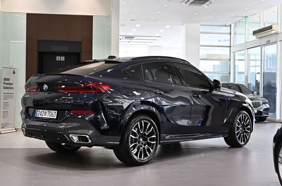 BMW X6 xDrive40i M Sport — пробег 27 037 км — фото 2 из 5