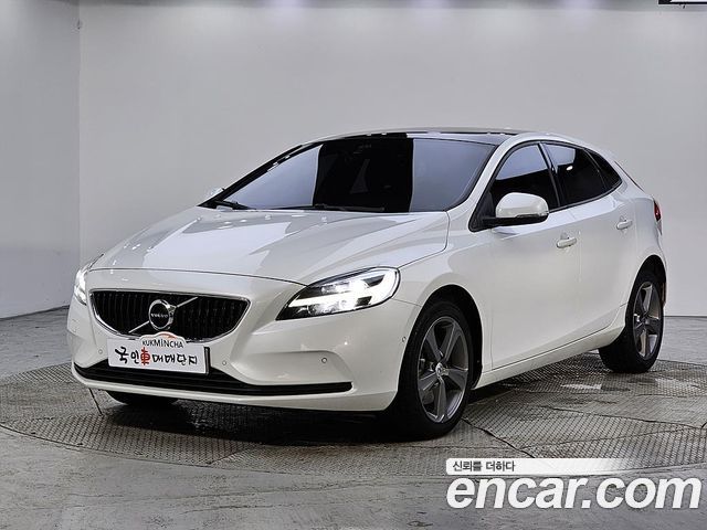 Volvo V40 из Кореи Encar
