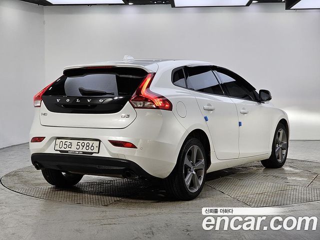 Volvo V40 из Кореи Encar