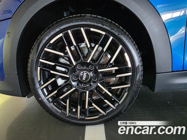 Mini Cooper Favoured — пробег 4 116 км — фото 5 из 5