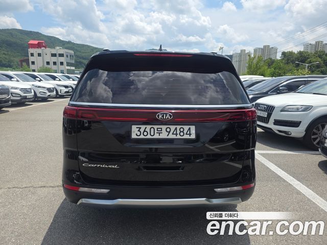 Kia Carnival 9-Seater Noblesse — пробег 90 000 км — фото 3 из 5