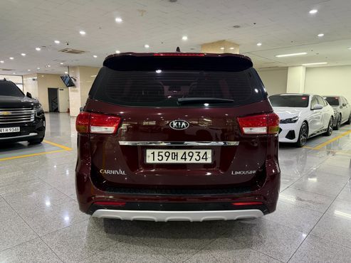 Kia Carnival 7-seater Limousine VIP — пробег 187 891 км — фото 4 из 5