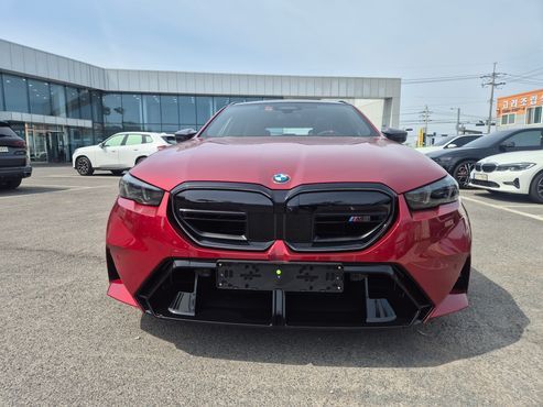 BMW M5 M5 Touring — пробег 2 600 км — фото 1 из 5