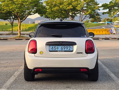 Mini Cooper SE Electric 3rd — пробег 19 000 км — фото 4 из 5