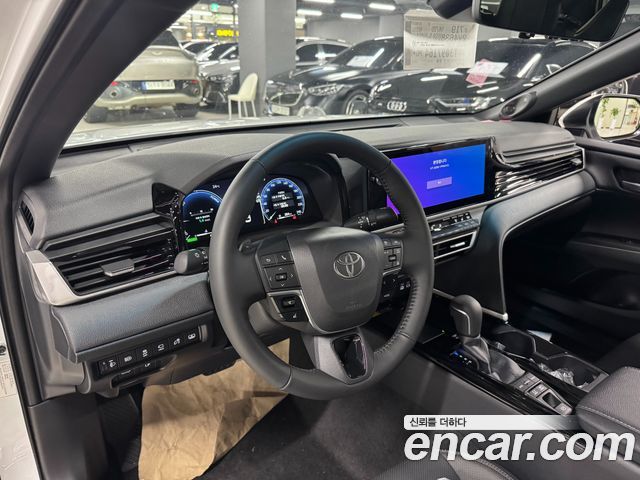 Toyota Camry 2.5 XLE Premium Hybrid — пробег 6 км — фото 4 из 5
