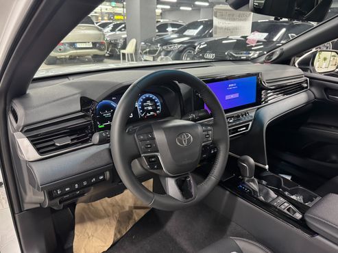 Toyota Camry 2.5 XLE Premium Hybrid — пробег 6 км — фото 4 из 5