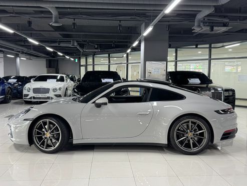 Porsche 911 Carrera — пробег 8 300 км — фото 2 из 5