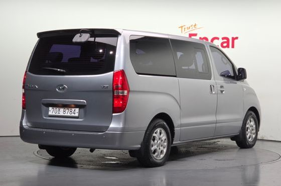 Hyundai Starex 11-Seater Wagon CVX Premium — пробег 186 866 км — фото 2 из 5
