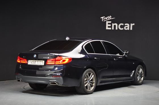 BMW 5-Series 520d xDrive M Sport Package Plus — пробег 212 221 км — фото 2 из 5
