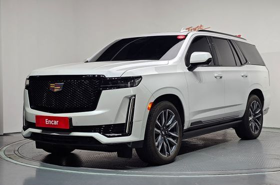 Cadillac Escalade 6.2 Sports Platinum — пробег 15 346 км — фото 1 из 5