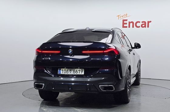 BMW X6 xDrive40i M Sport — пробег 16 027 км — фото 4 из 5