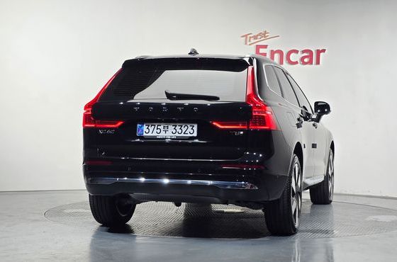 Volvo XC60 T8 Ultra Bright — пробег 8 012 км — фото 4 из 5