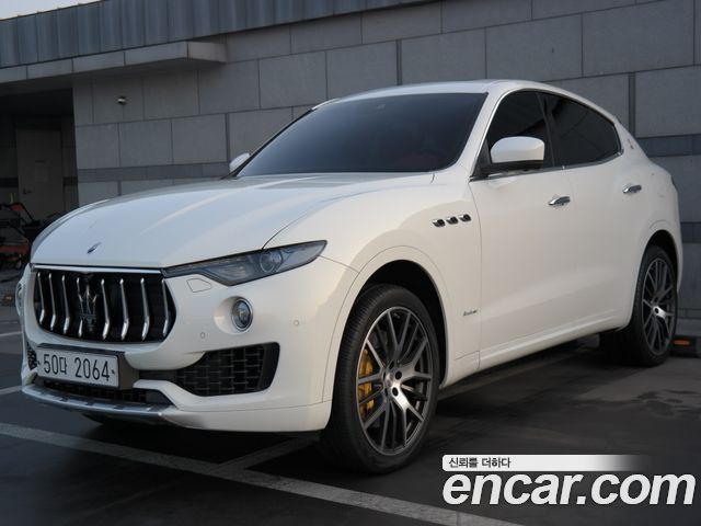 Maserati Levante 3.0 AWD GranLusso — пробег 57 237 км — фото 2 из 5