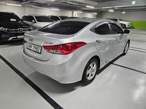 Hyundai AVANTE M16 GDI Luxury — пробег 109 395 км — фото 4 из 5