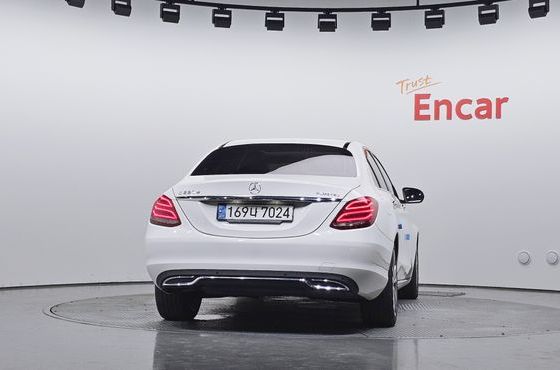 Mercedes-Benz C-Class C220 d Avantgarde — пробег 67 998 км — фото 4 из 5