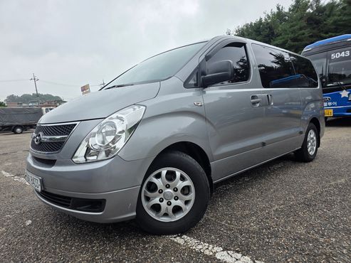 Hyundai Starex 12-Seater Wagon CVX Deluxe — пробег 68 877 км — фото 2 из 5