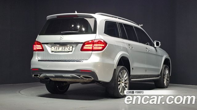 Mercedes-Benz GLS-Class GLS500 4MATIC — пробег 107 521 км — фото 2 из 5