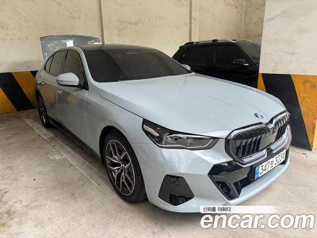 BMW 5-Series 520i M Sport — пробег 1 247 км — фото 1 из 5