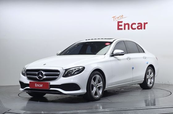 Mercedes-Benz E-Class E300 4MATIC Avnatgarde — пробег 138 649 км — фото 1 из 5