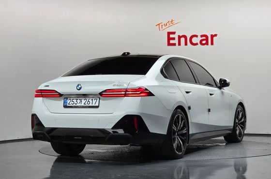 BMW 5-Series 530i xDrive M Sport — пробег 8 821 км — фото 2 из 5