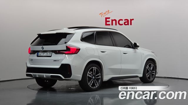 BMW X1 xDrive 20i M Sport — пробег 5 996 км — фото 2 из 5