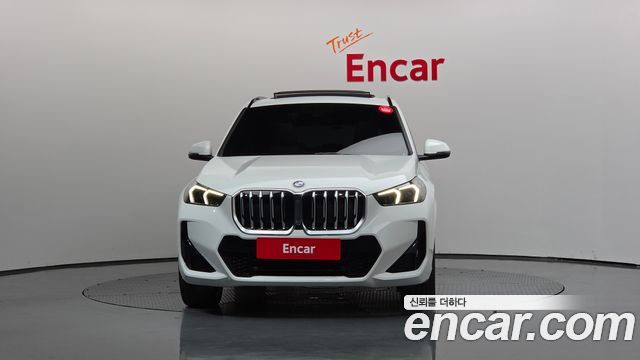 BMW X1 xDrive 20i M Sport — пробег 5 996 км — фото 3 из 5
