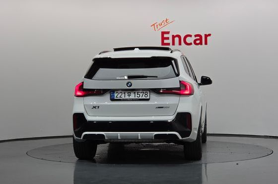 BMW X1 xDrive 20i M Sport — пробег 5 996 км — фото 4 из 5