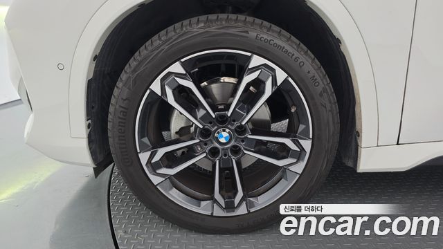 BMW X1 xDrive 20i M Sport — пробег 5 996 км — фото 5 из 5