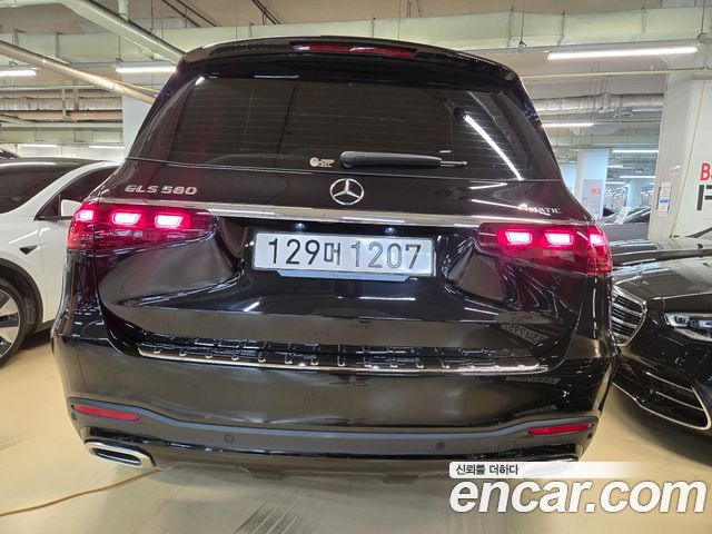 Mercedes-Benz GLS-Class GLS580 4MATIC — пробег 6 980 км — фото 3 из 5